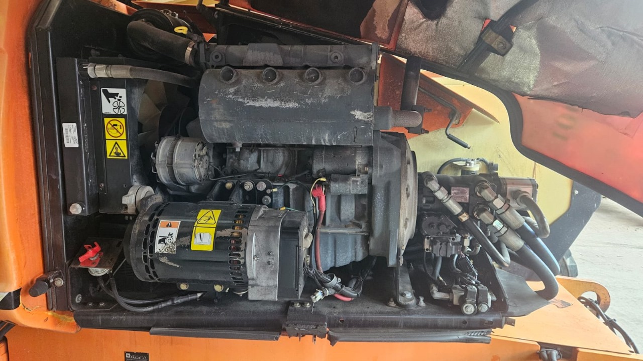 Sold - Articulated Boom Lift - View 2